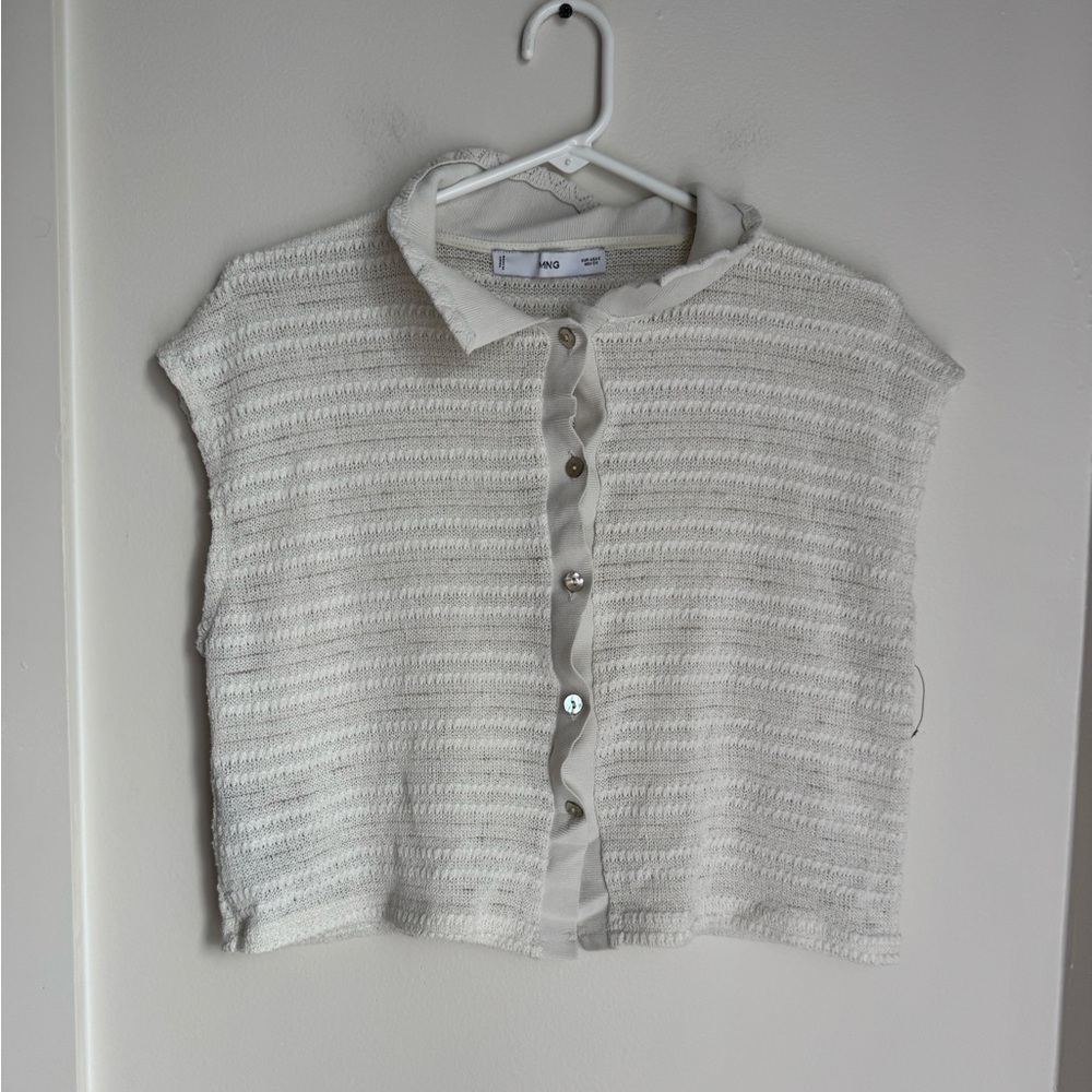 Mango Off-White Textured Sweater vest - collar - iridescent buttons